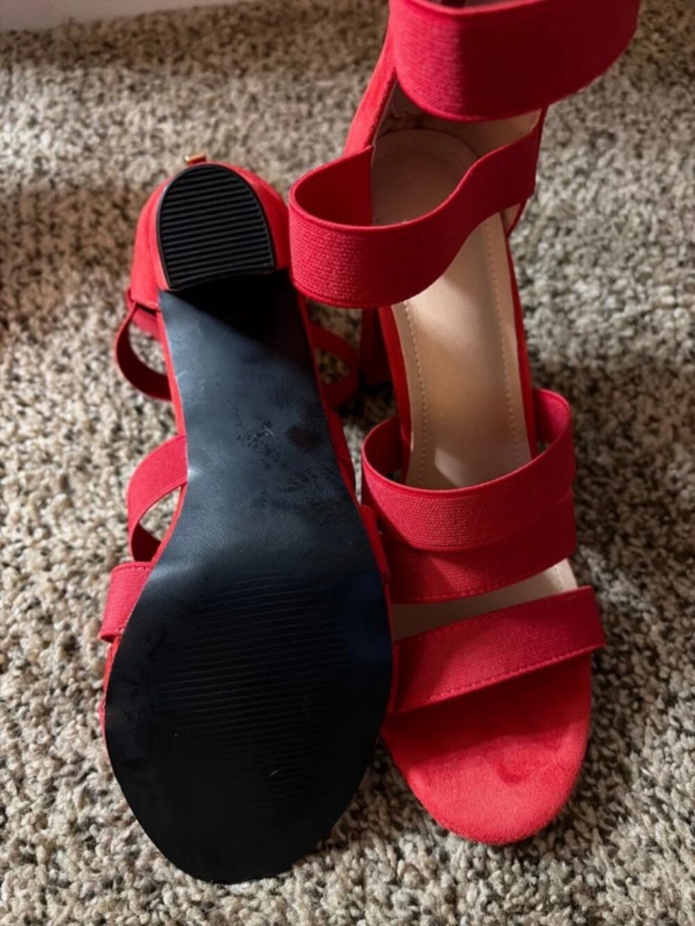 Red heel - Picture 2 of 3